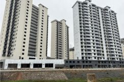 2022年11月25日，宜章芙蓉义府项目11月施工进度播报情况如下！宜章芙蓉义府一期建面约124-136㎡河景现房小区绿化已完成60%，水电消防已完成90%，公共部位施工已完成90%