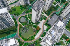 在追求品质生活的道路上,洋房始终以其独特的魅力,成为众多购房者的理想之选。然而,高昂的价格往往让人望而却步。如今，万腾观山悦墅质低密洋房打破常规,实得单价4xxx元/㎡起的惊喜价